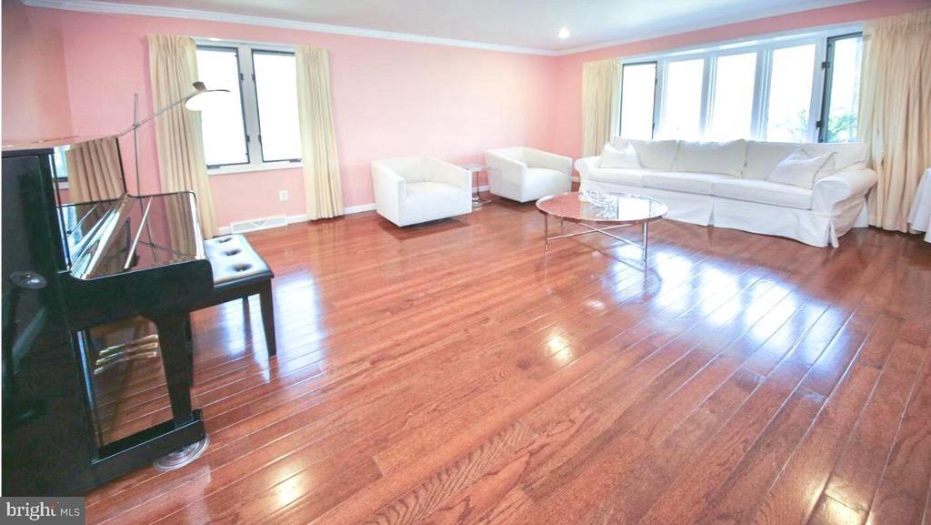Foto principal - 1120 Cymry Dr