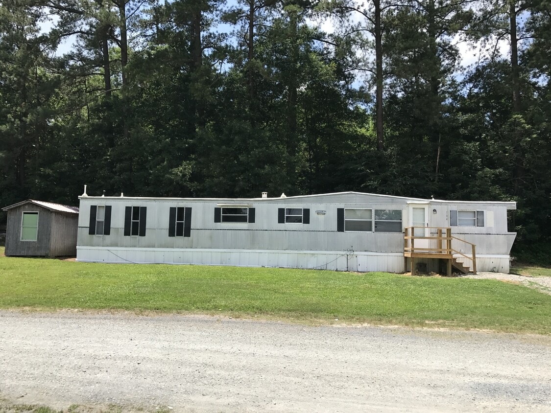 3 BDRM - 1.5 BA SINGLEWIDE MOBILE- INSIDE... - 3 BDRM - 1.5 BA SINGLEWIDE MOBILE-  INSIDE...