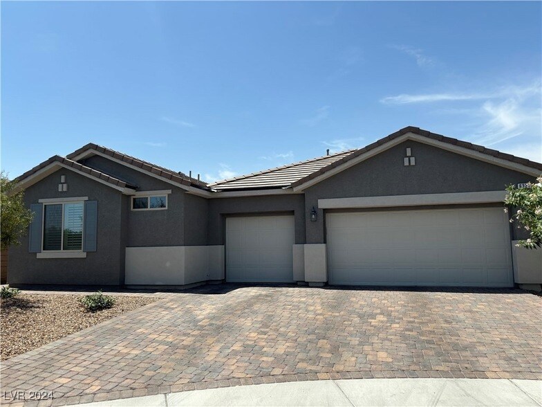 Foto principal - 6321 Regina Ridge St
