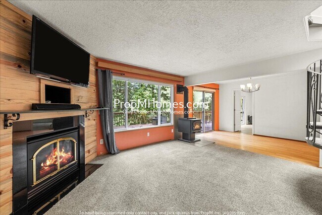 Building Photo - 22665 SW Schaltenbrand Ln