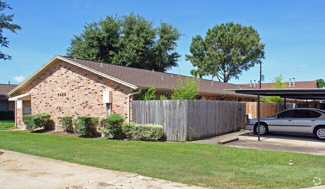 Building Photo - Heather Glen Townhomes