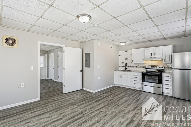 Foto del edificio - Wheelchair accessible LARGE 1 bedroom on the North side!