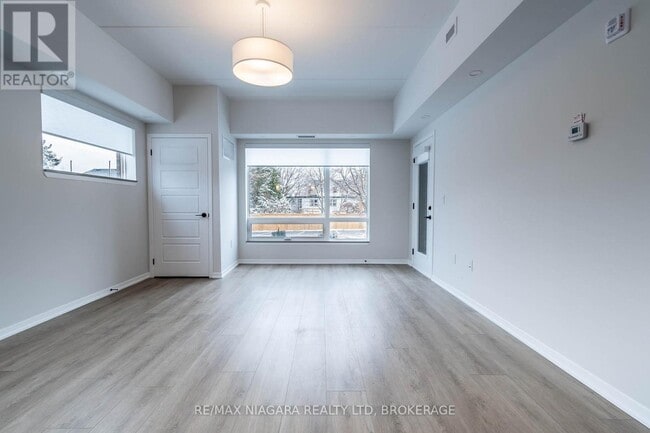 Building Photo - 3998 Victoria Ave