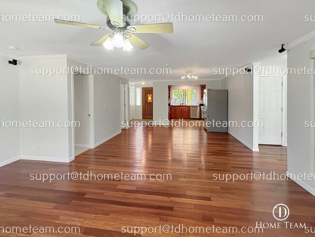 Building Photo - "Charming 3-Bed Home in Renton with Granite Touches & Gleaming Hardwood Floors!"