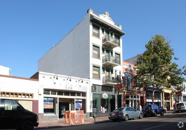 Building Photo - The Lincoln Hotel