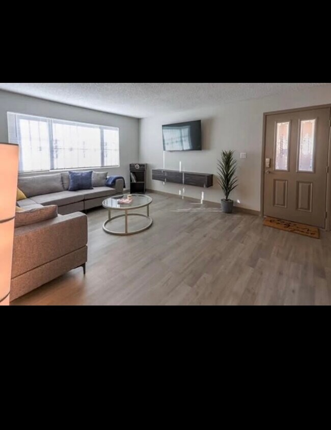 Foto del edificio - 3851 Daisy St