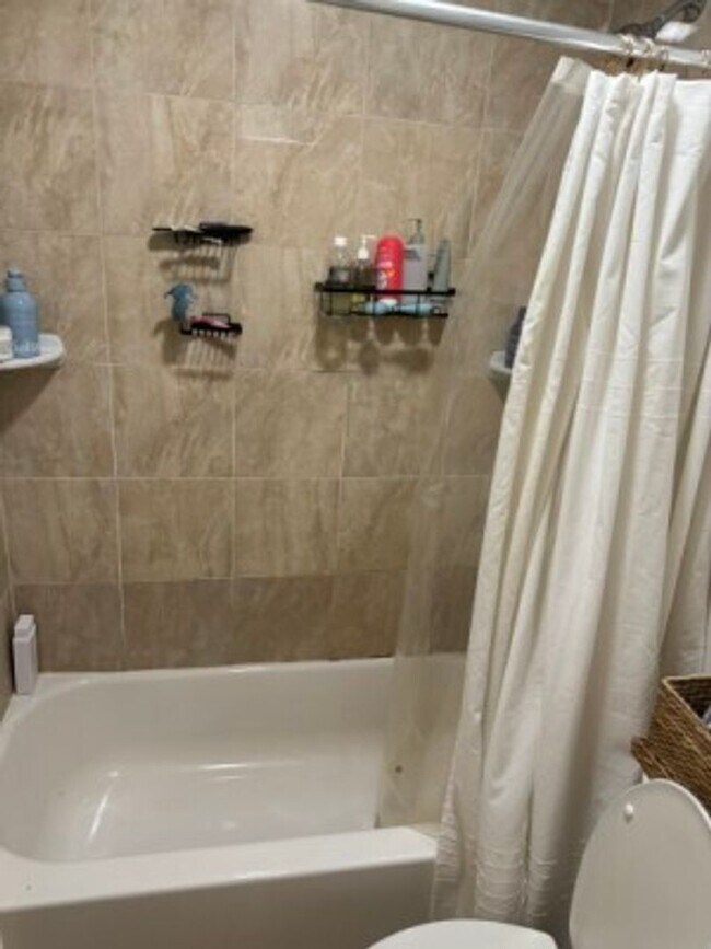 Foto del edificio - North End - 2 bedroom apartment - 9/1