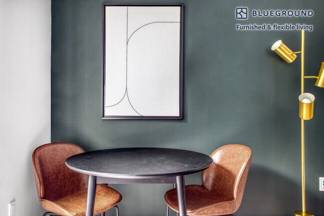 Building Photo - 949 1st St SE