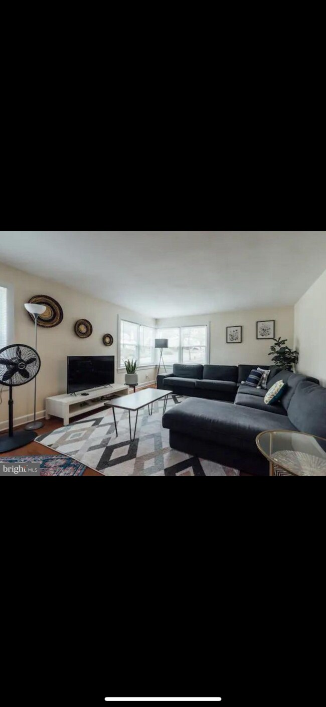 Foto del edificio - 19 Pershing Ave
