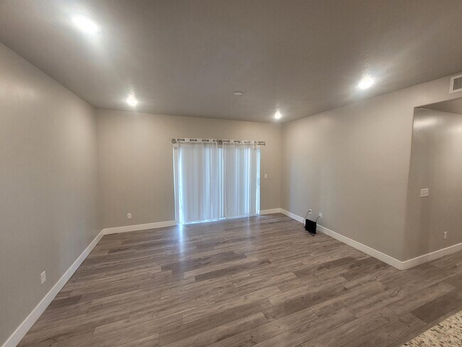 Building Photo - 1128 S 820 E