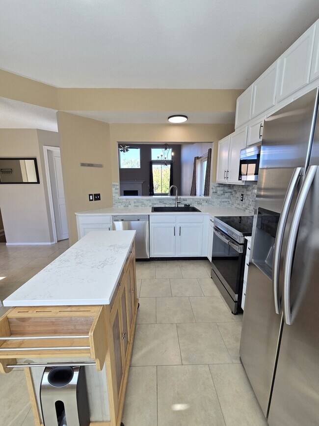 Foto del edificio - 4280 Solarglen Dr