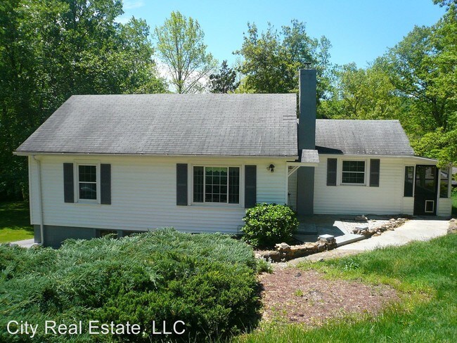 Building Photo - 16 Miracle Dr