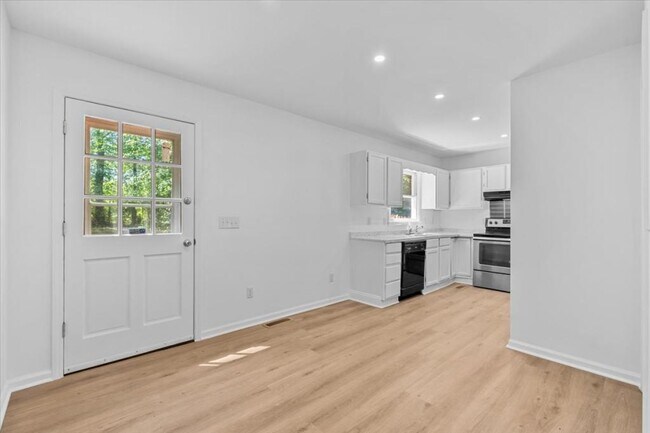 Building Photo - 120 Arcaro Dr