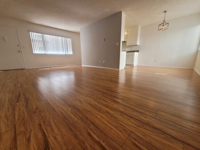 Foto del edificio - 5303 Yarmouth Ave
