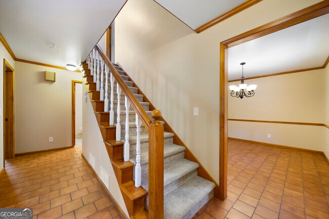 Building Photo - 104 Lake Somerset Dr NW