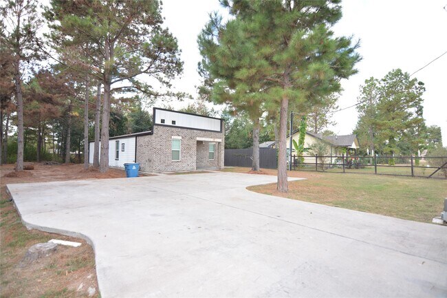 Foto del edificio - 43699 Old Houston Hwy
