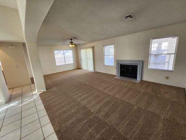 Foto del edificio - 1720 Navarre Ln