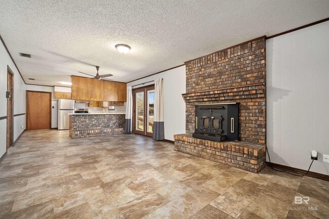 Building Photo - 30045 Wayside Dr