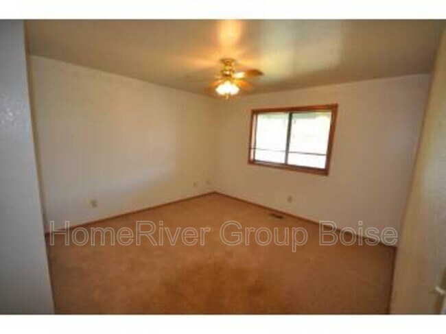 Building Photo - 522 W Willowbrook Dr
