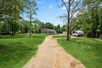 Building Photo - 376 Jill St