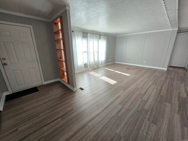 Building Photo - 301 SE 3rd St