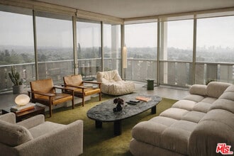 Building Photo - 4455 Los Feliz Blvd