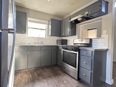 Foto del edificio - 970 N Lewis Ave
