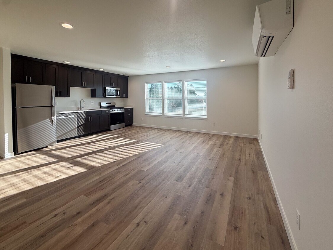 Foto principal - 333-337 SE Fir Villa Rd