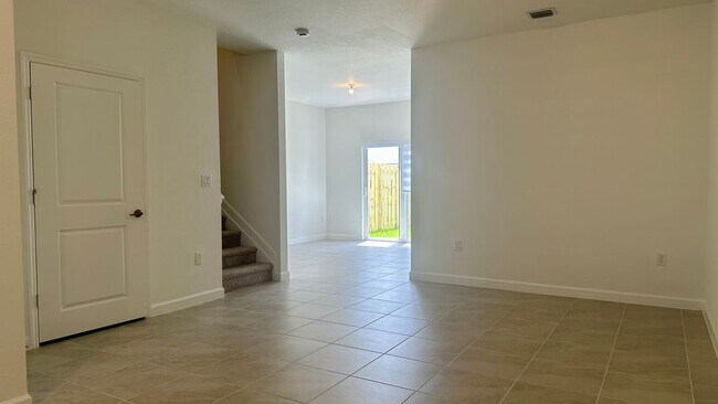 Foto del edificio - 2797 SE 25th Ave