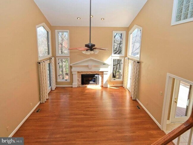 Building Photo - 1307 Stamford Way