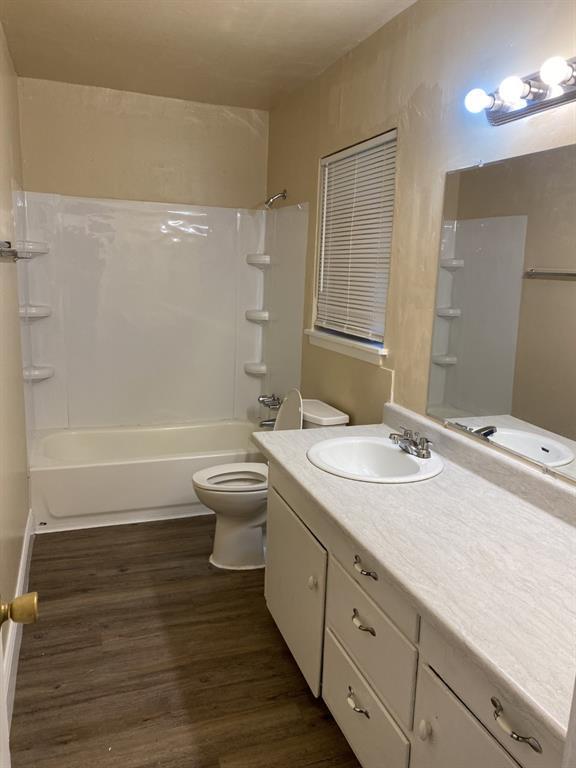 Building Photo - 6206 Heron Dr
