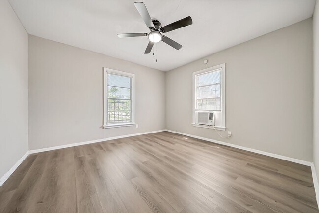 Foto del edificio - 2619 Nettleton St