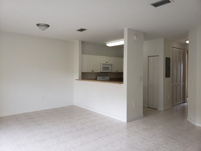 Foto del edificio - 1570 NE 33rd Rd