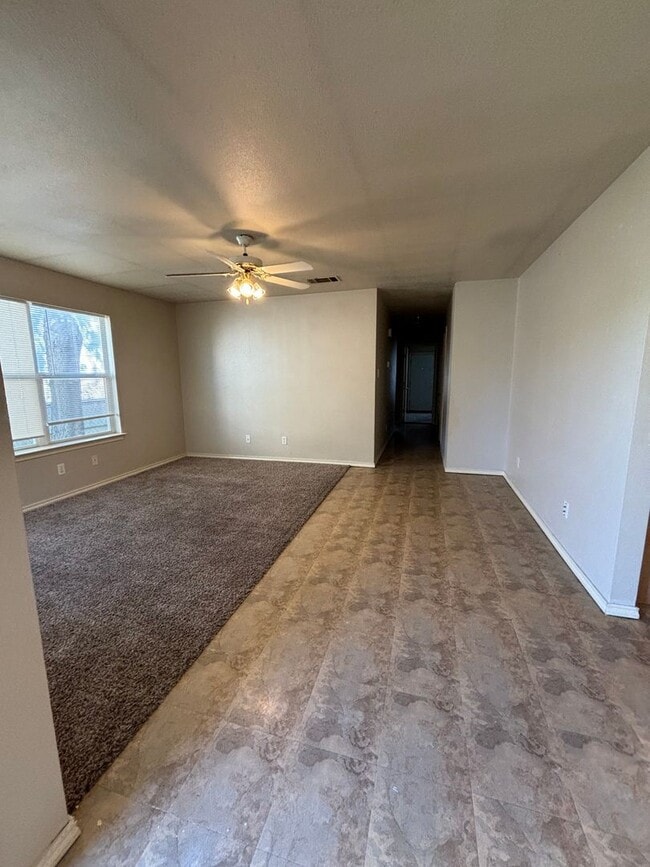 Foto del edificio - 8020-8022 Marydean Ave