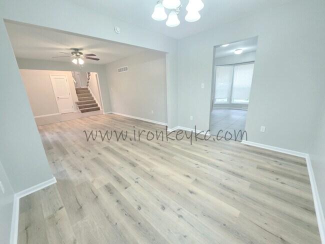 Foto del edificio - 7007 E 132 St