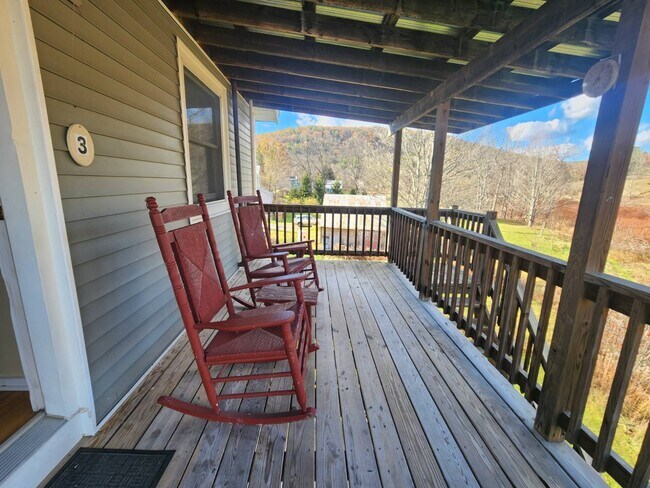 Foto del edificio - 832 W Fulton Rd