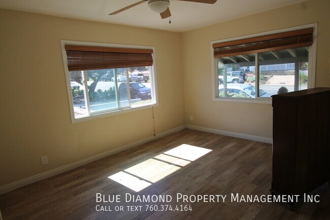 Building Photo - 917 3rd St