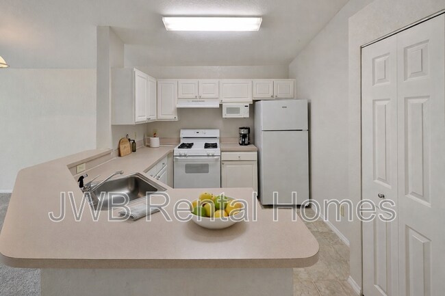 Foto del edificio - 13810 Sutton Park Dr N