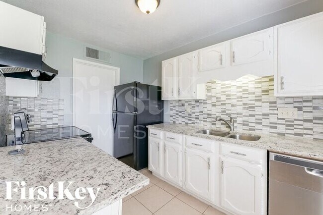 Foto del edificio - 24007 Beef Canyon Dr