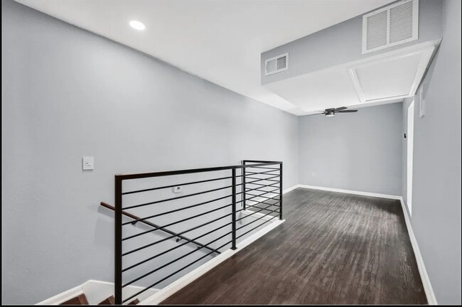 Building Photo - Cavalcade Heights