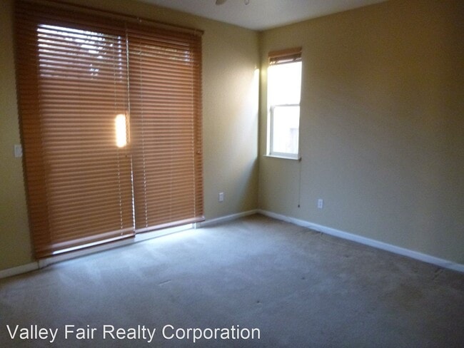 Building Photo - 3 br, 2 bath House - 5549 TRAILHEAD LOOP