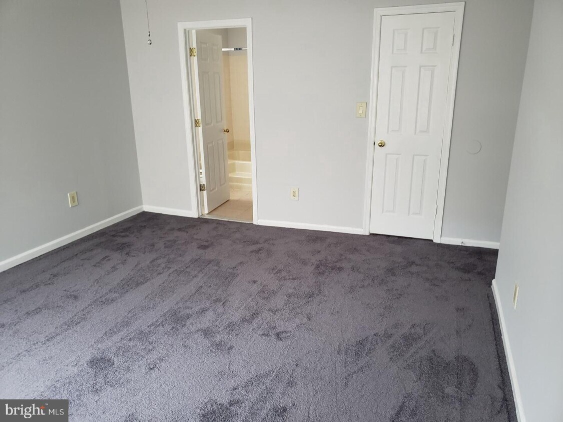 301 Steeplechase Ct Unit 301 STEEPLE CHASE, Deptford, NJ 08096 Condo