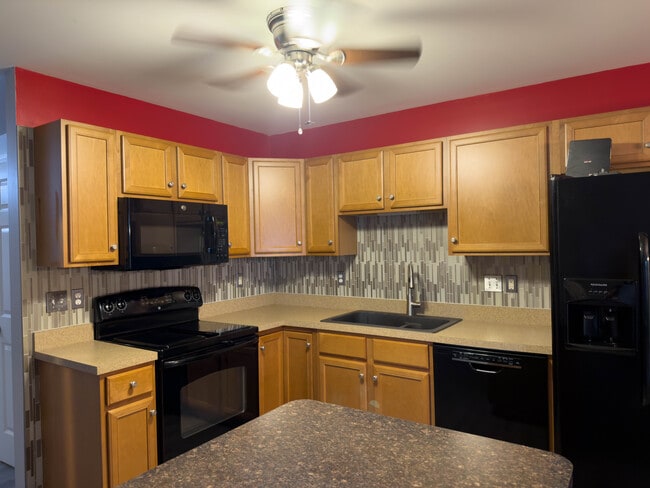 Building Photo - 111 N Village Cir