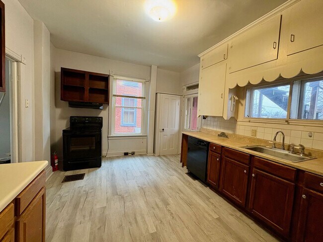 Foto del edificio - 28 S Church St