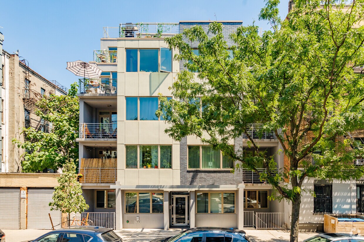 Building Photo - 871 Bergen St