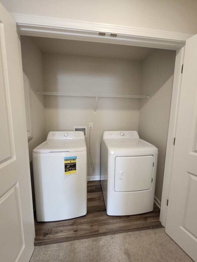 Foto del edificio - 818 Powder Br Dr