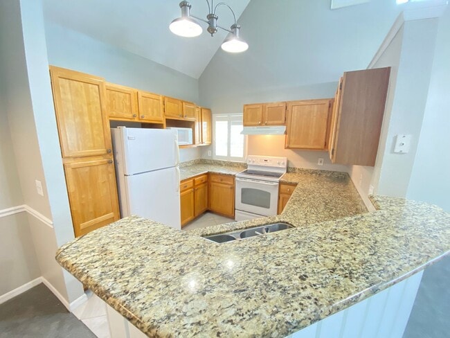 Building Photo - Resort style living all year long 2B/2B w/...