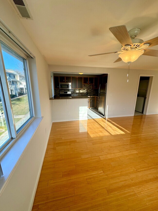 Building Photo - 360 Littleton Rd