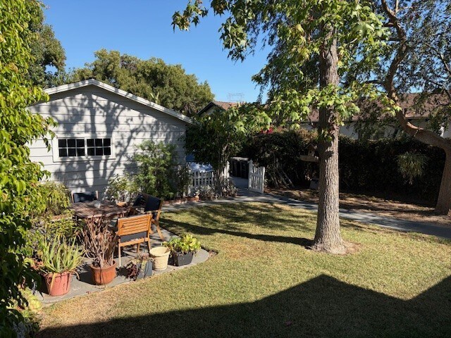 Foto del edificio - 925 1/2 N Maple St