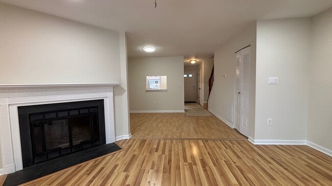 Building Photo - 367 Hadleigh Ln